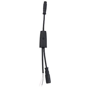 Adaptateur alimentation boîtier multifonction : photo du produit rappelé le 22/08/2025