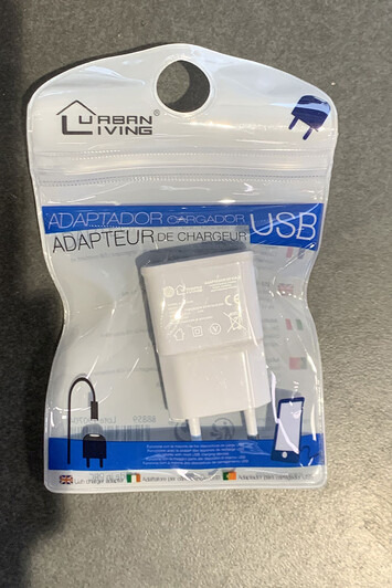 Adaptateur chargeur USB Urban Living : photo du produit rappelé le 28/01/2022