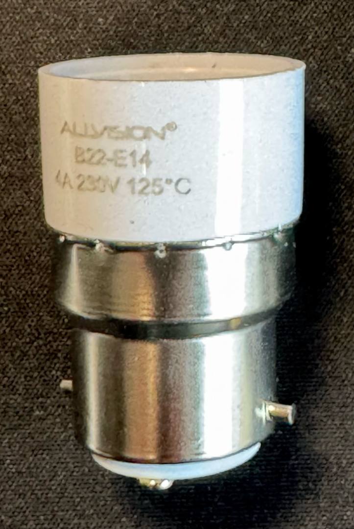 Adaptateur de douille blanc b22-e14 Allvision : photo 2 sur 5 du produit rappelé le 06/02/2026