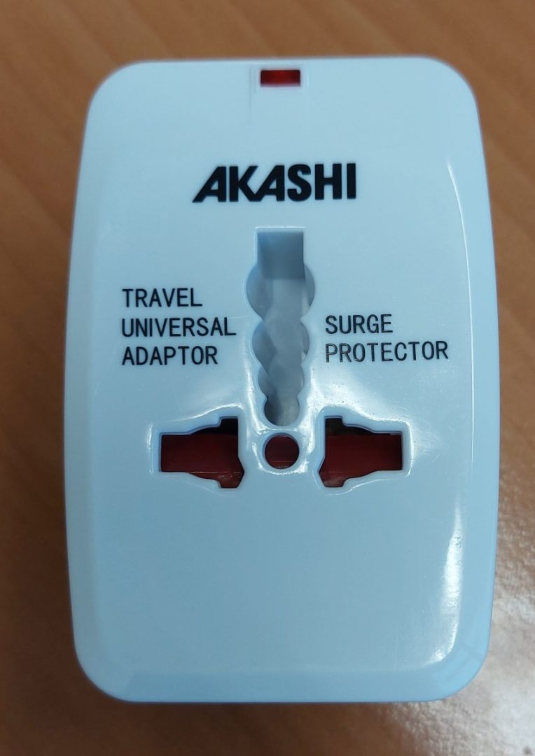 Adaptateur universel de voyage Akashi : photo 2 sur 2 du produit rappelé le 04/06/2025