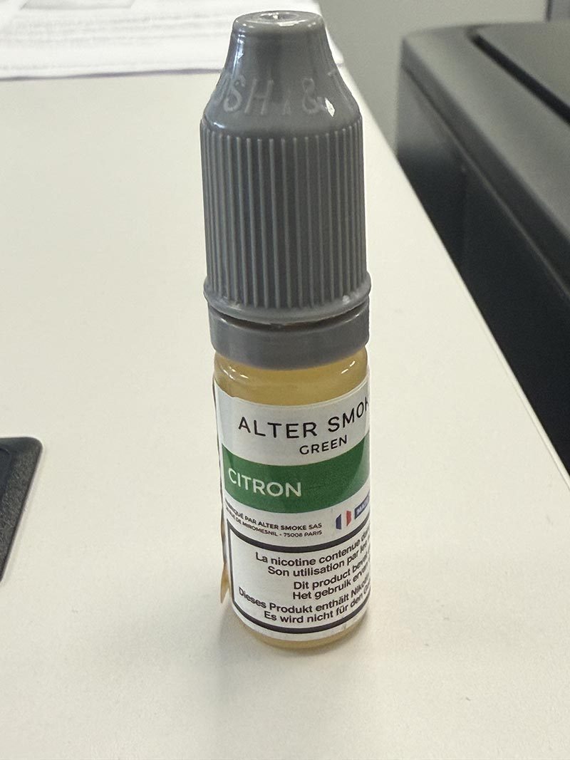 Alter smoke green - citron - 11mg/ml lot 11cit45139 Altersmoke : photo du produit rappelé le 15/04/2026