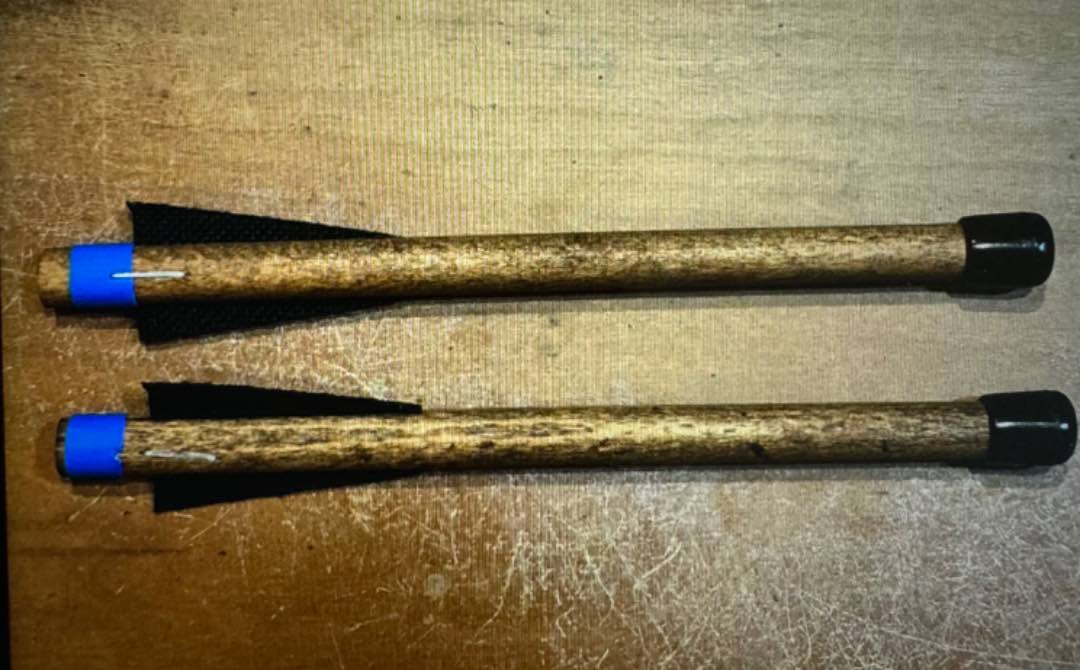Arbalète black taille s et l avec sangle et deux fléchettes Kalid : photo 3 sur 3 du produit rappelé le 01/10/2024