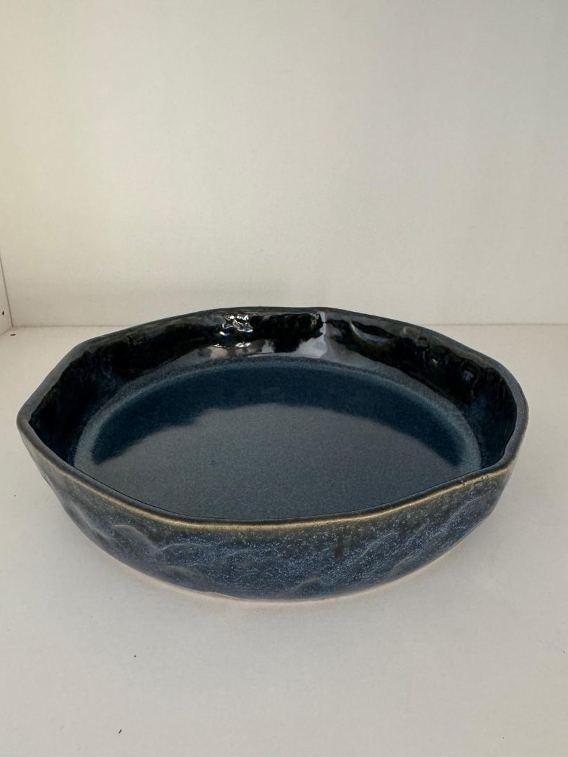 Assiette creuse bleue martelée diamètre 22cm Les Popottes : photo du produit rappelé le 12/09/2024
