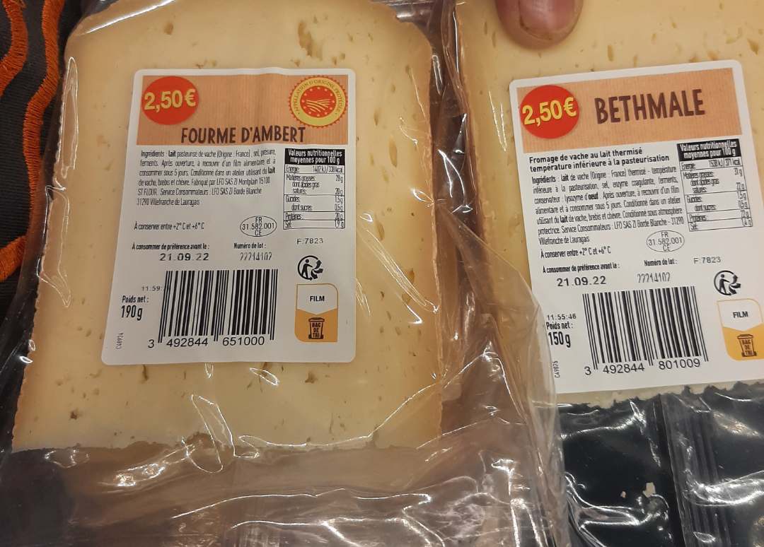 Bethmale 2,50 € 150 g étiqueté fourme d'ambert 2,50 € 190 g 2,5 € : photo du produit rappelé le 11/08/2022