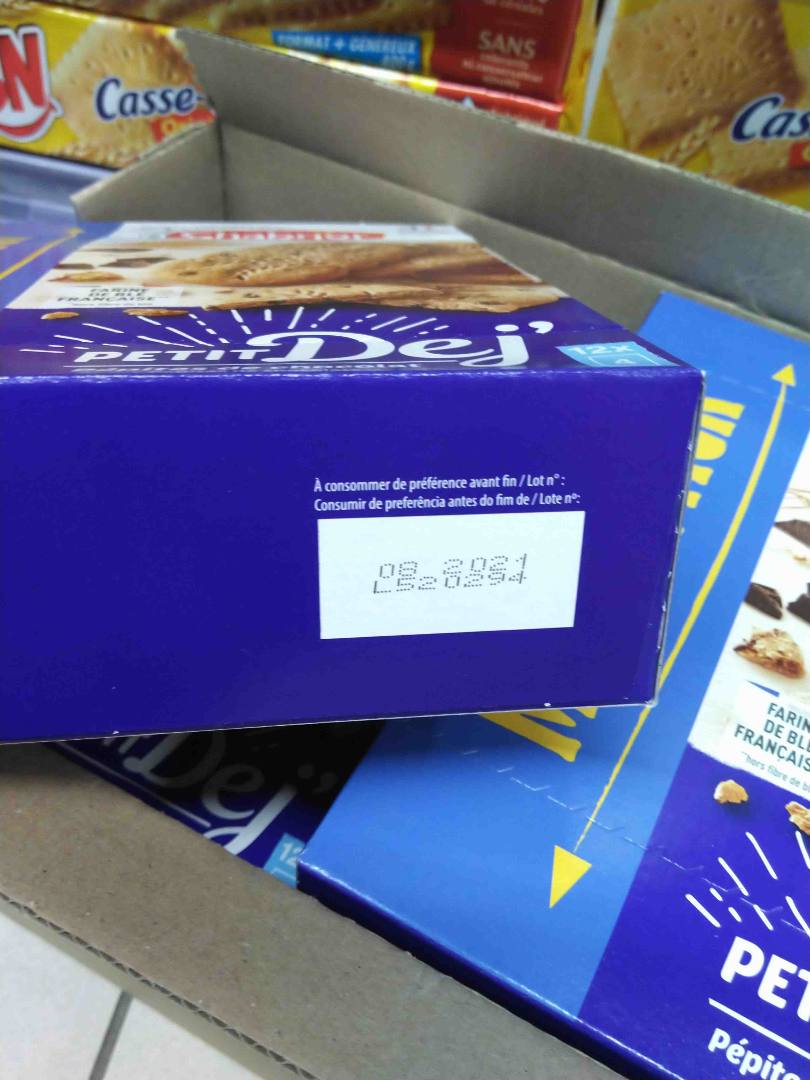 Biscuit petit déjeuner céréales et pépites chabrior 600g : photo 2 sur 2 du produit rappelé le 28/11/2022