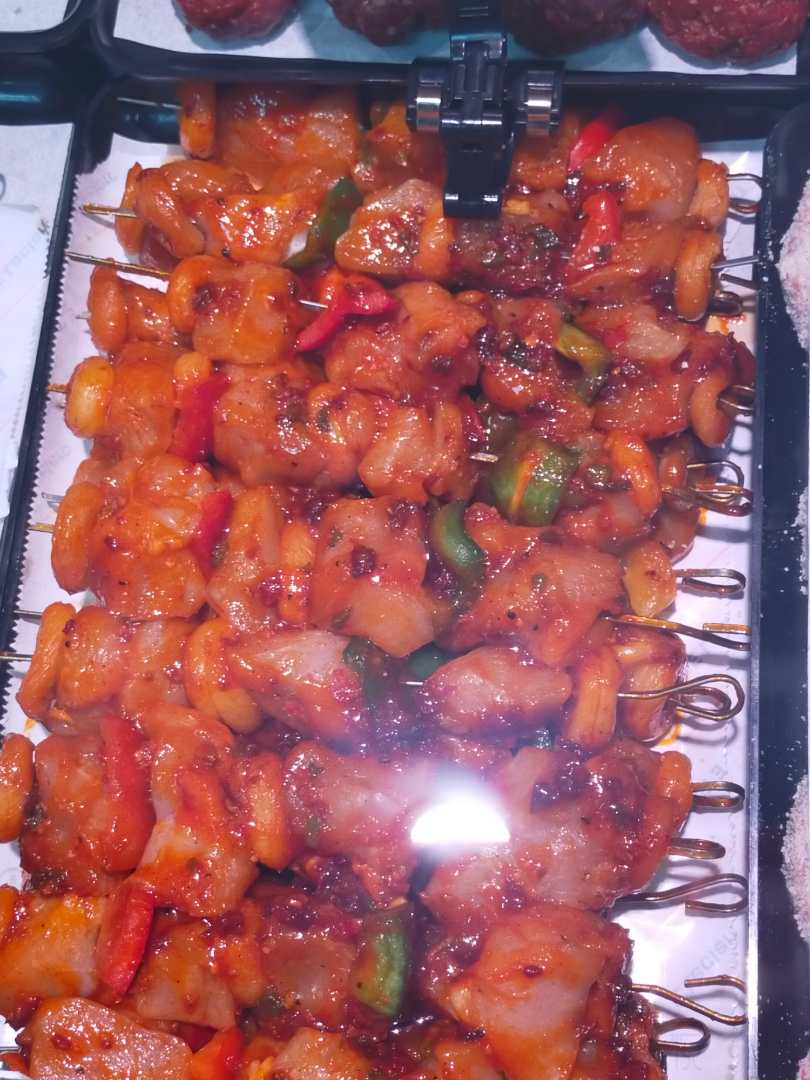 Brochette de poulet basque et curry : photo du produit rappelé le 12/06/2023