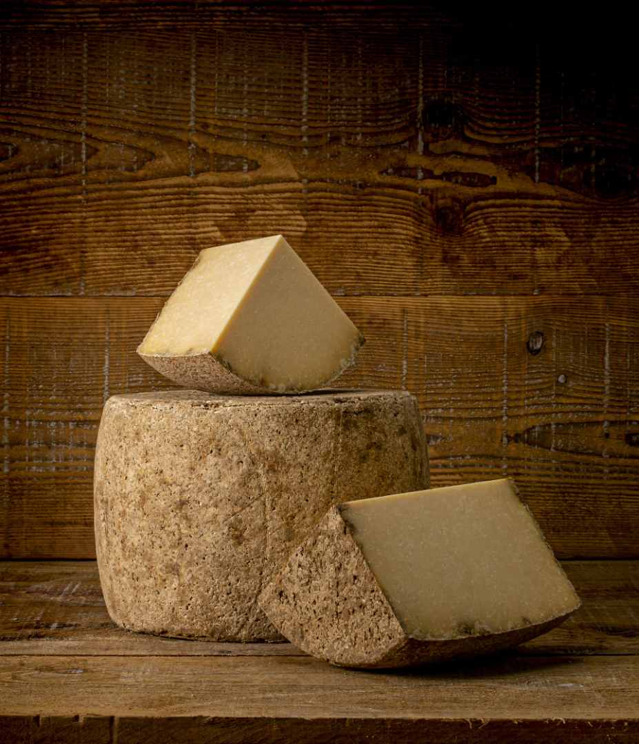 Cantal jeune AOP vendu au rayon fromage coupe et frais emballé du magasin : photo du produit rappelé le 24/04/2024