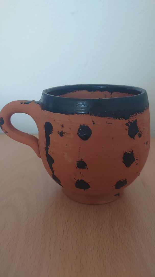 Céramique - tasse terre cuite non vernie : photo du produit rappelé le 12/09/2025