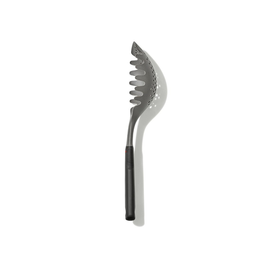 Cuillère passoire à pâtes oxo/pasta scoop strainer oxo : photo 2 sur 2 du produit rappelé le 20/11/2025