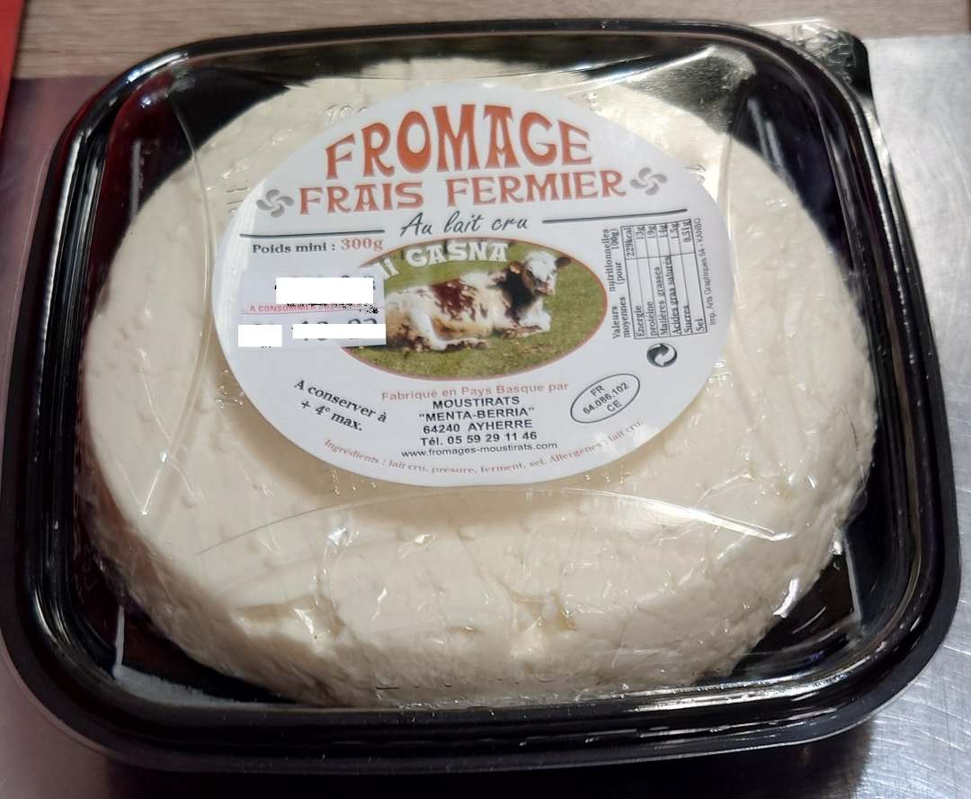 Fromage frais fermier de vache au lait cru Moustirats : photo du produit rappelé le 12/02/2024