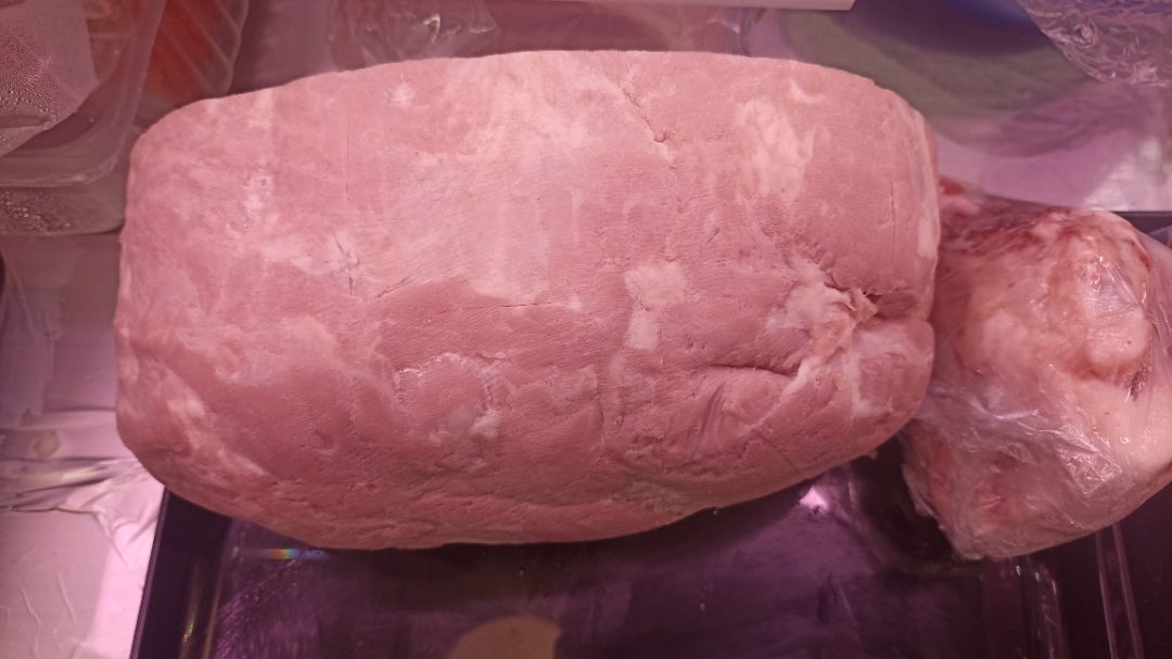 Jambon cuit supérieur dégraissé découenné avec son os vendu au rayon : photo du produit rappelé le 20/03/2026