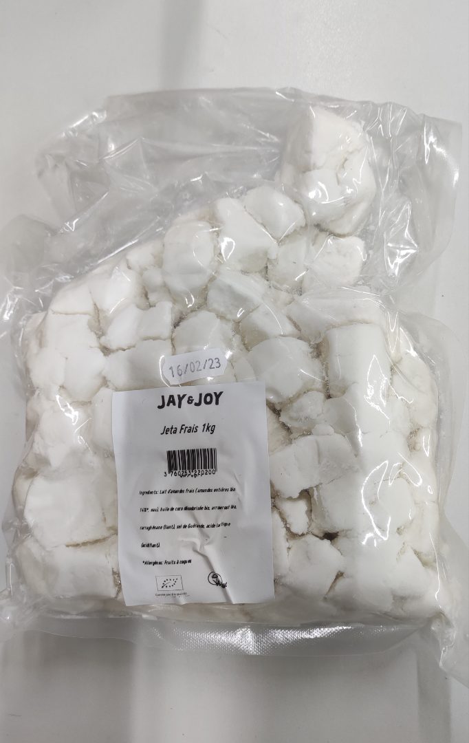 Jeta cubes 1kg - spécialité végétale au lait d'amande Jay&Joy : photo du produit rappelé le 23/01/2023