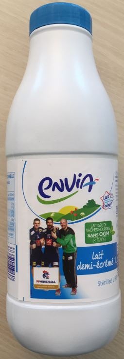 Lait demi-écrémé sans OGM stérilisé uht en bouteille 1l Envia : photo du produit rappelé le 31/07/2023