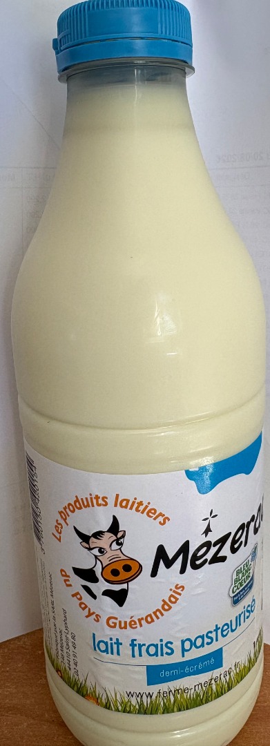 Lait entier et demi-écrémé Mezerac : photo du produit rappelé le 03/09/2026