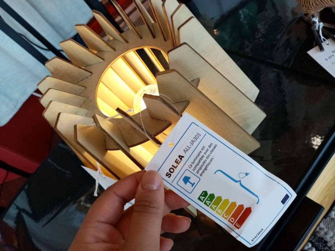 Lampe bois beige all-ja301 Solea : photo du produit rappelé le 14/12/2022
