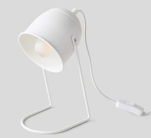 Lampe de bureau blanche Monoprix : photo du produit rappelé le 08/11/2022