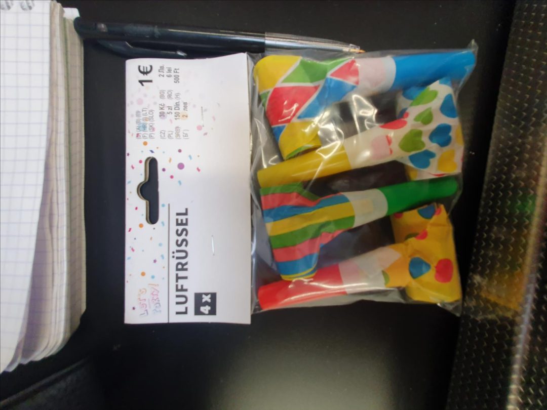 Langue de belle mère / luftrüssel lot de 4 Lets Party : photo du produit rappelé le 30/04/2024
