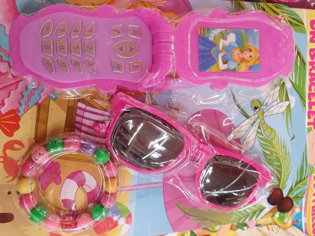 Lunettes de soleil Activités de Princesse : photo du produit rappelé le 29/07/2022
