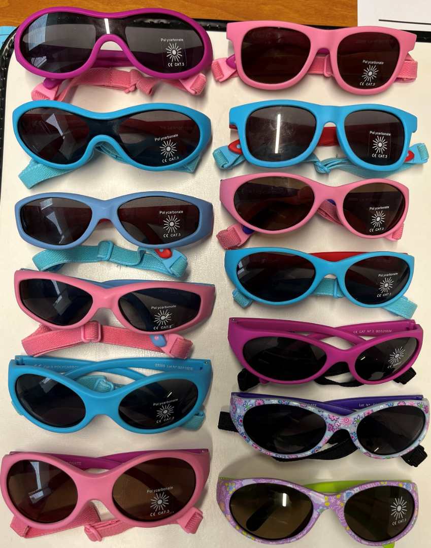 Lunettes de soleil enfant avec cordon : photo du produit rappelé le 16/09/2022