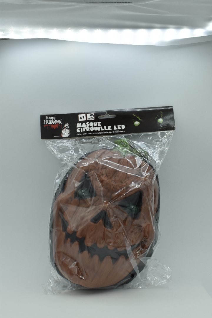 Masque citrouille LED Happy Halloween : photo du produit rappelé le 12/01/2024