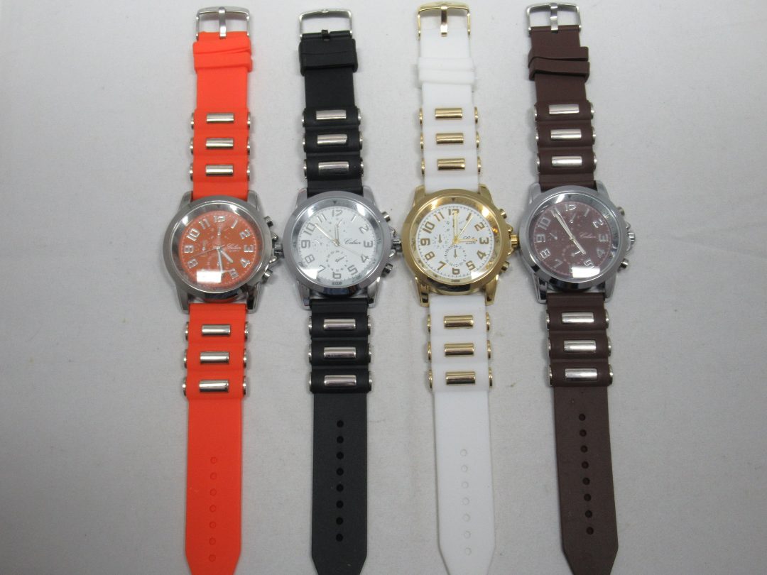 Montre sport homme bracelet gomme Celsior : photo du produit rappelé le 29/09/2021