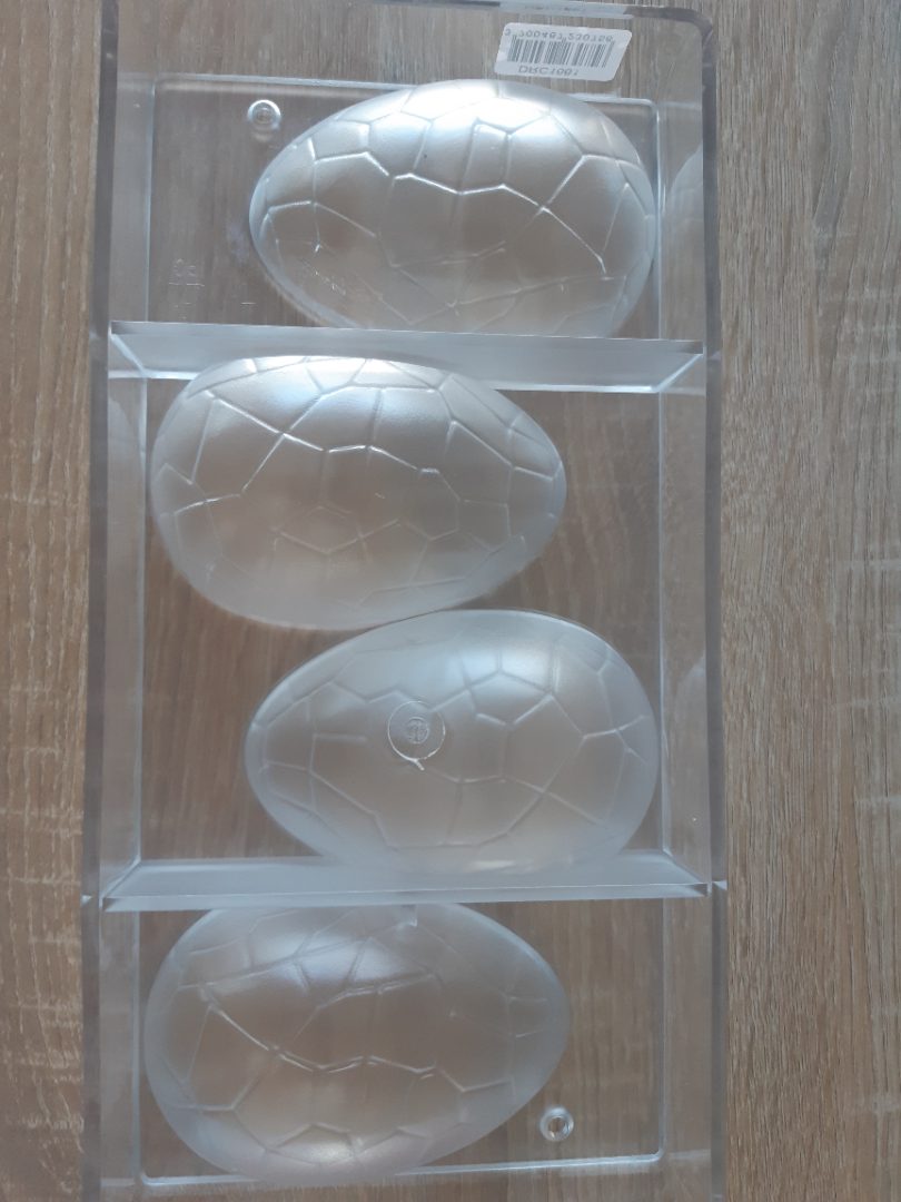 Moule oeuf chocolat craquelé 4pcs Deco Relief : photo du produit rappelé le 10/08/2023
