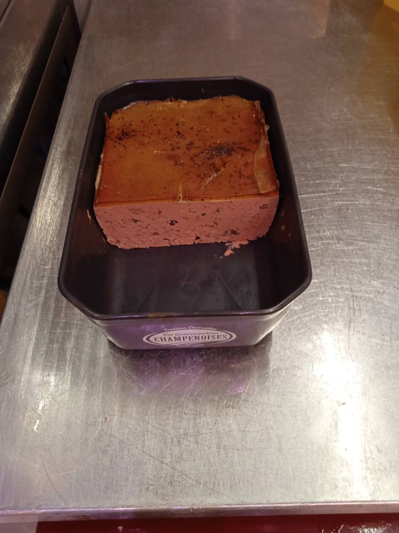 Pâte de foie champenois vendu au rayon charcuterie coupe : photo du produit rappelé le 22/06/2022