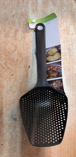 Pelle cuisine : photo 1 sur 2 du produit rappelé le 03/10/2022