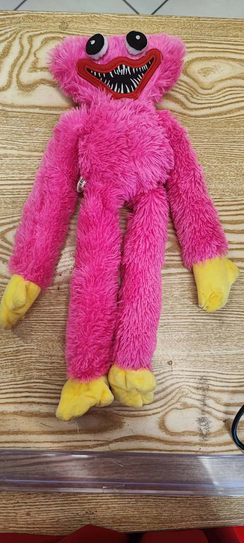 Peluche huggy wuggy : photo du produit rappelé le 24/02/2023