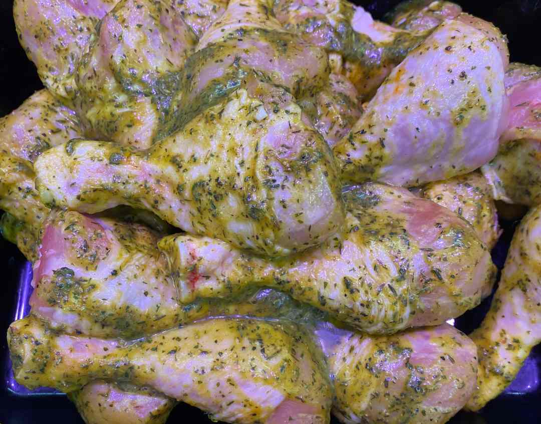 Pilons de poulet marinés thym citron En Vrac au Rayon Traditionnel : photo du produit rappelé le 01/09/2023