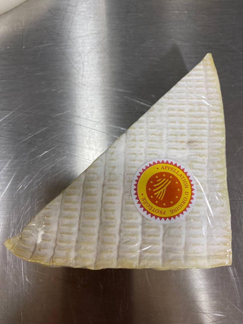 Pont l'eveque AOP lait cru Sans Marque, Manipule par le Magasin : photo du produit rappelé le 22/12/2021