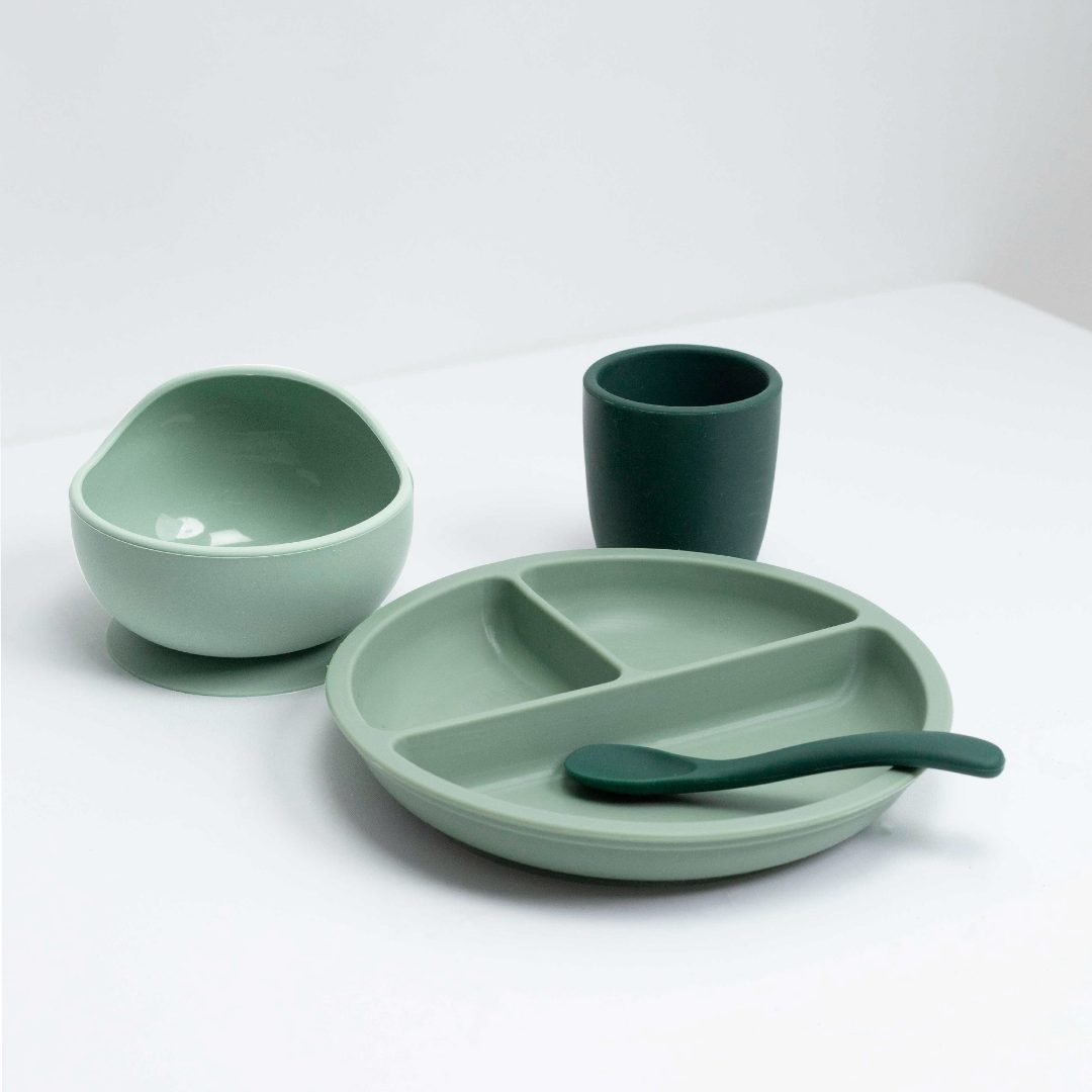 • Produit : coffret repas en silicone enfant – 4 pièces Trois Kilos Sept : photo du produit rappelé le 18/12/2025