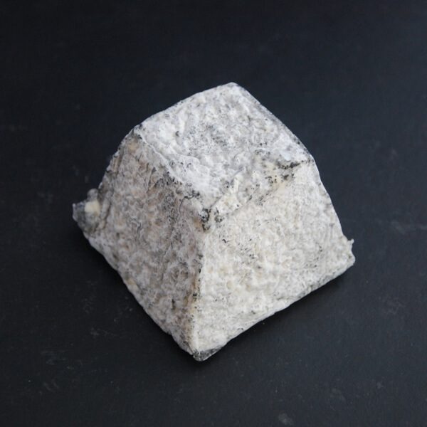 Pyramide,bûche,cendré Fromage de Chèvre : photo du produit rappelé le 02/06/2022