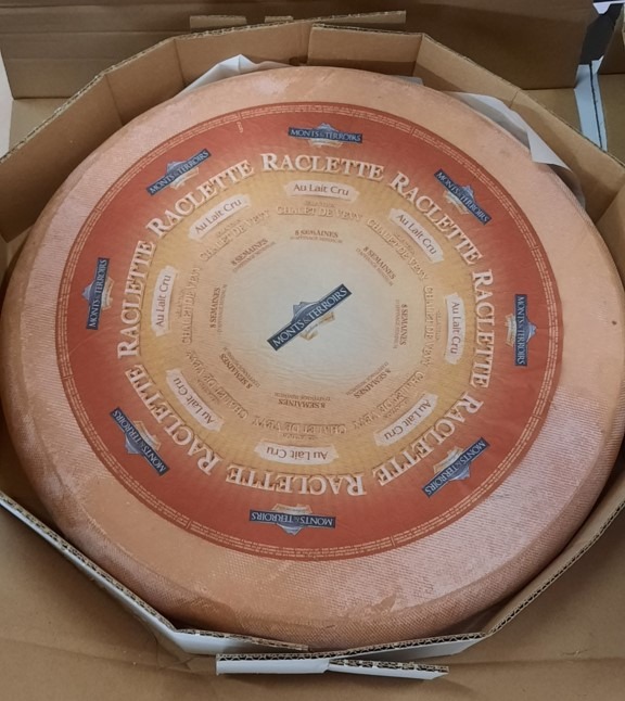 Raclette au lait cru Monts et Terroirs : photo du produit rappelé le 18/12/2023