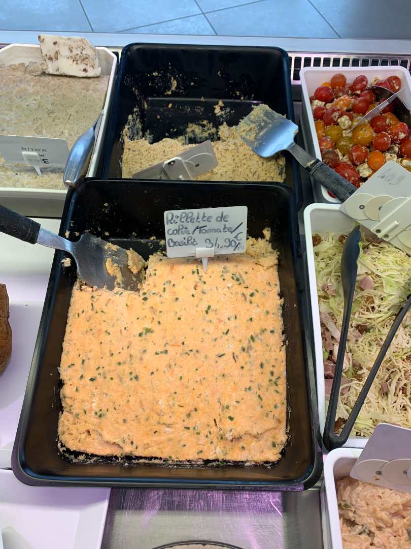 Rillettes de colin vendu à la coupe au rayon traiteur : photo du produit rappelé le 26/08/2022