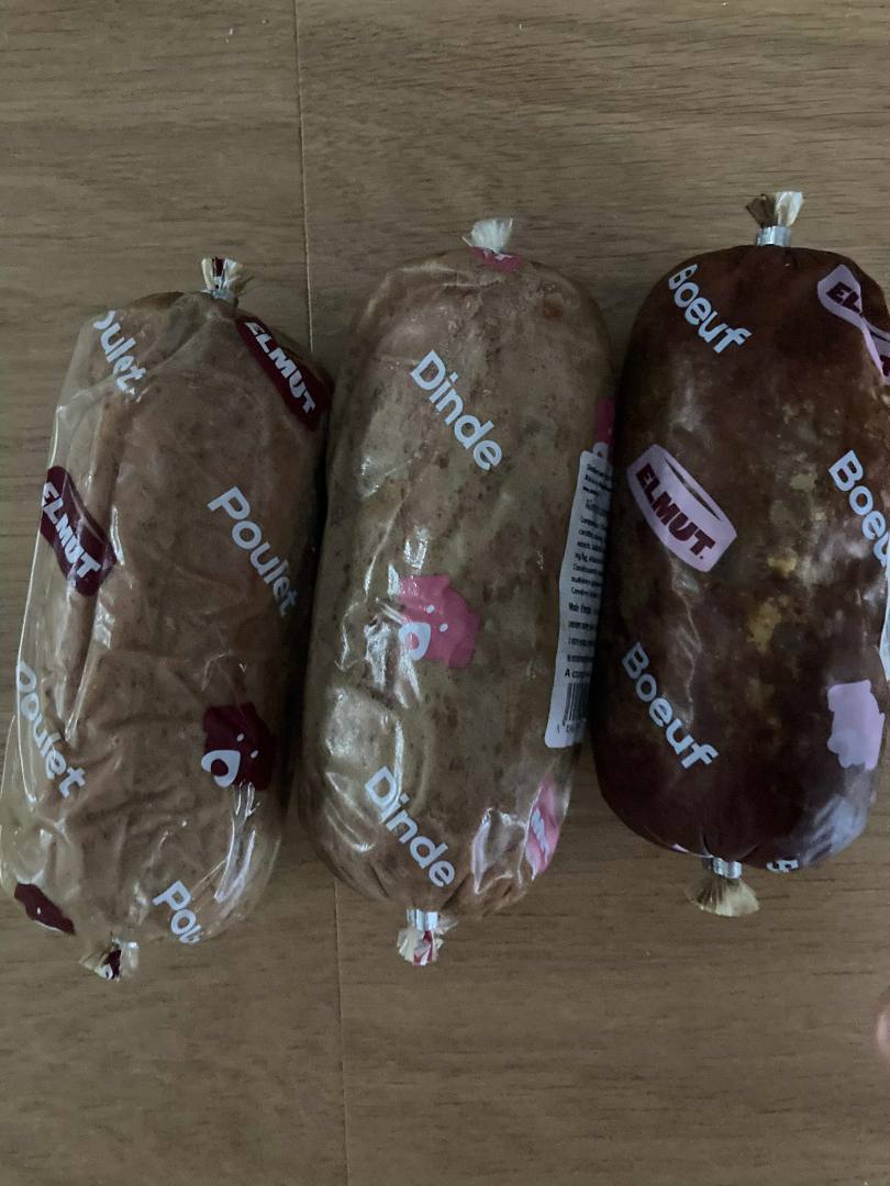 Rouleaux à base de viande de poulet boeuf et dinde Elmut Pet Food : photo du produit rappelé le 08/08/2024