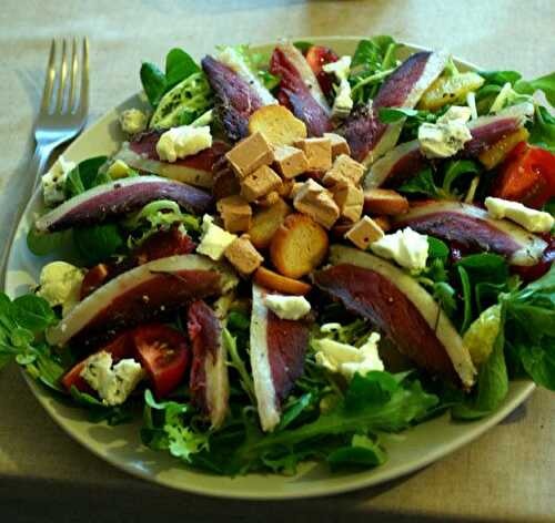 Salade au magret de canard avec bleu et noix Production Interne : photo du produit rappelé le 22/12/2025