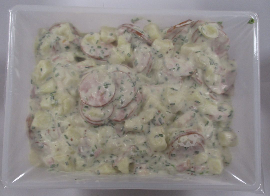 Salade montbeliarde vendue à la coupe au rayon Producteurs & Commerçants : photo du produit rappelé le 09/06/2022