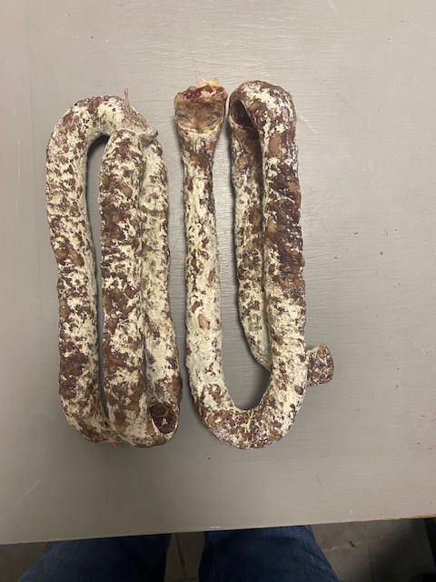 Saucisson et saucisse sèche de sanglier Maison Biard : photo du produit rappelé le 13/03/2025
