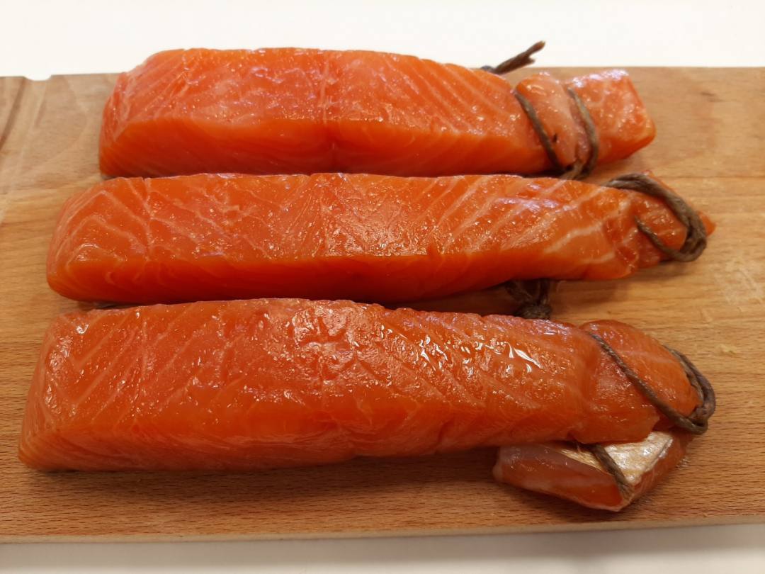 Saumon fumé ficelle, vendu en frais Sans Marque (fournisseur Saumextra) : photo du produit rappelé le 10/02/2022