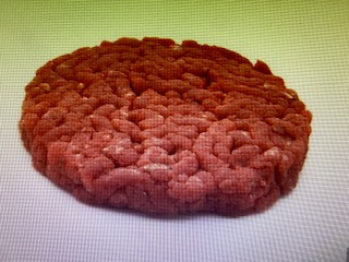 Steak haché à la demande au rayon traditionnel boucherie : photo du produit rappelé le 12/01/2023