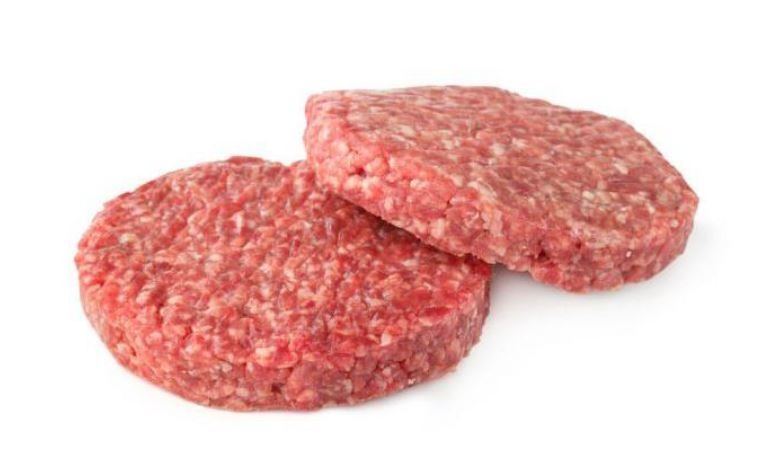 Steak hache de boeuf vendu au rayon boucherie coupe du magasin Carrefour : photo du produit rappelé le 16/04/2024