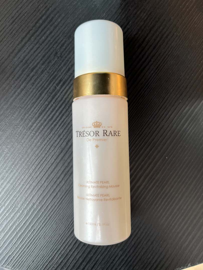 Ultimate pearl mousse nettoyante et revitalisante Tresor Rare : photo du produit rappelé le 06/03/2025