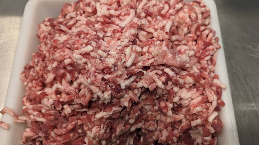 Viande hachée de bœuf vendue au rayon boucherie traditionnelle : photo du produit rappelé le 30/11/2023